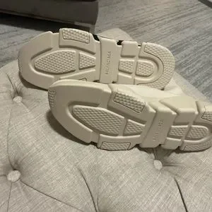 MEN\'S SPEED RECYCLED KNIT GRAFFITI SNEAKER IN BEIGE Balenciaga New Recycle Knit Speed LT Graffiti Sneakers in  main image 3